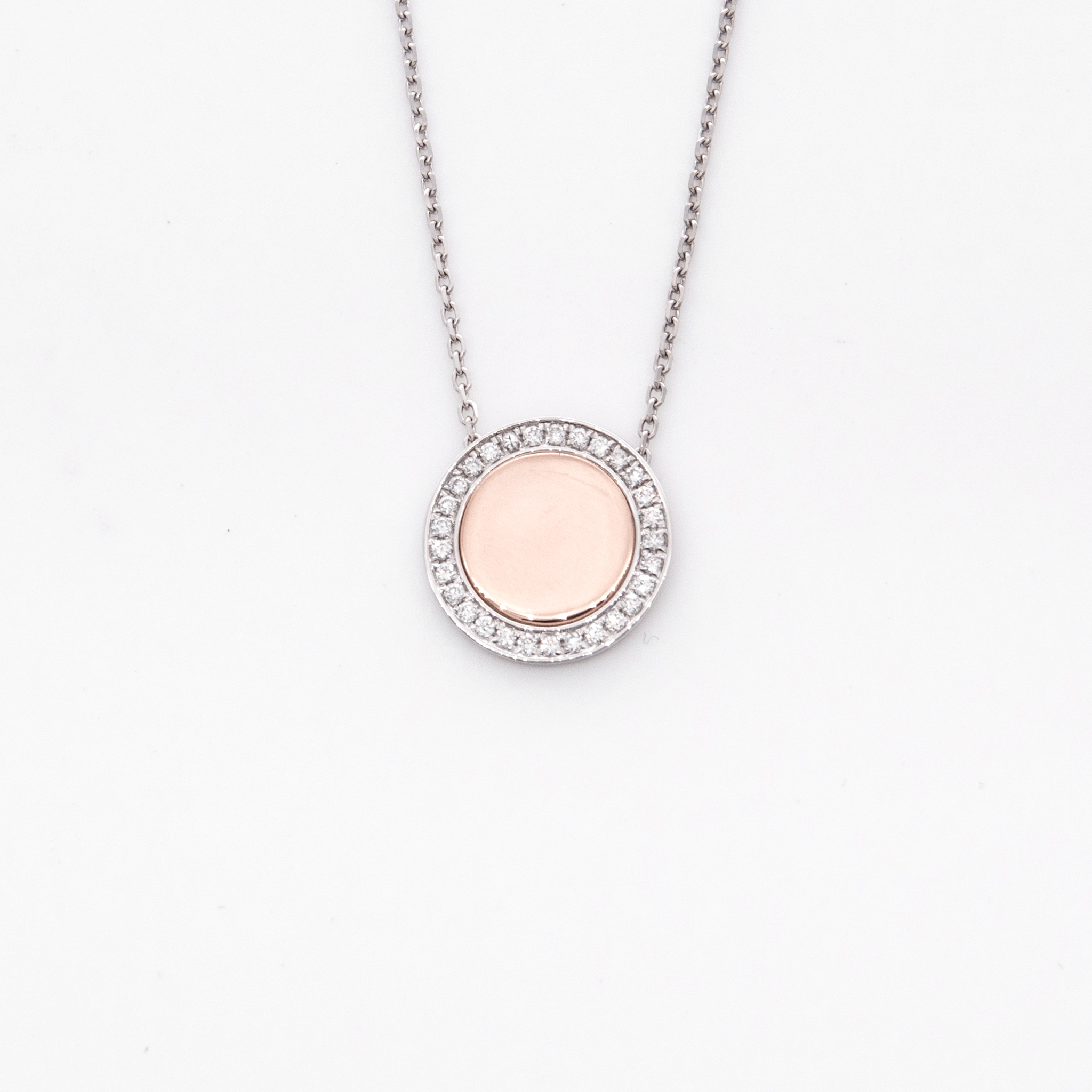 Round Diamond Pendant w Chain
